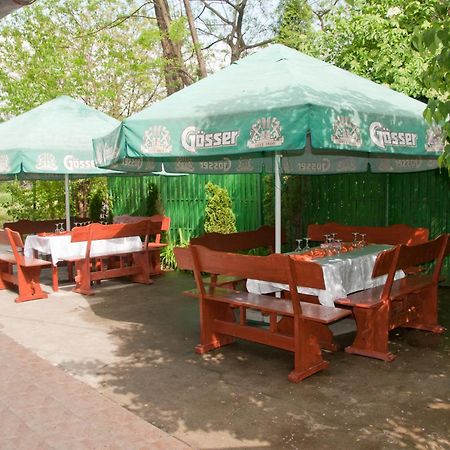 Pension Club Montana Cîmpina Ngoại thất bức ảnh