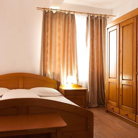 Pension Club Montana Cîmpina Ngoại thất bức ảnh