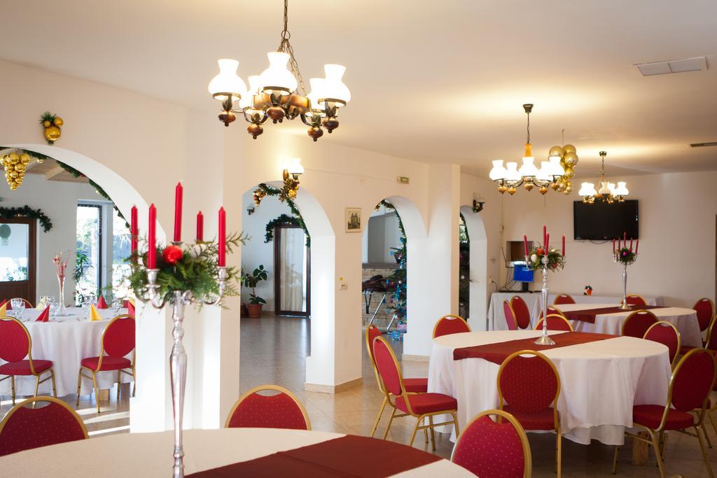 Pension Club Montana Cîmpina Ngoại thất bức ảnh