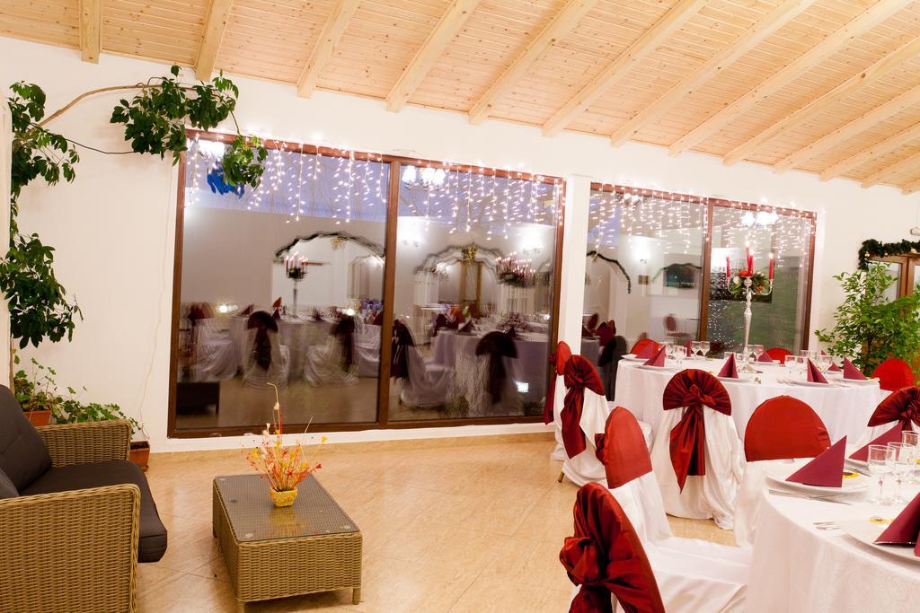 Pension Club Montana Cîmpina Ngoại thất bức ảnh