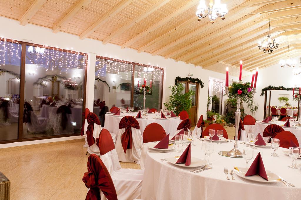 Pension Club Montana Cîmpina Ngoại thất bức ảnh