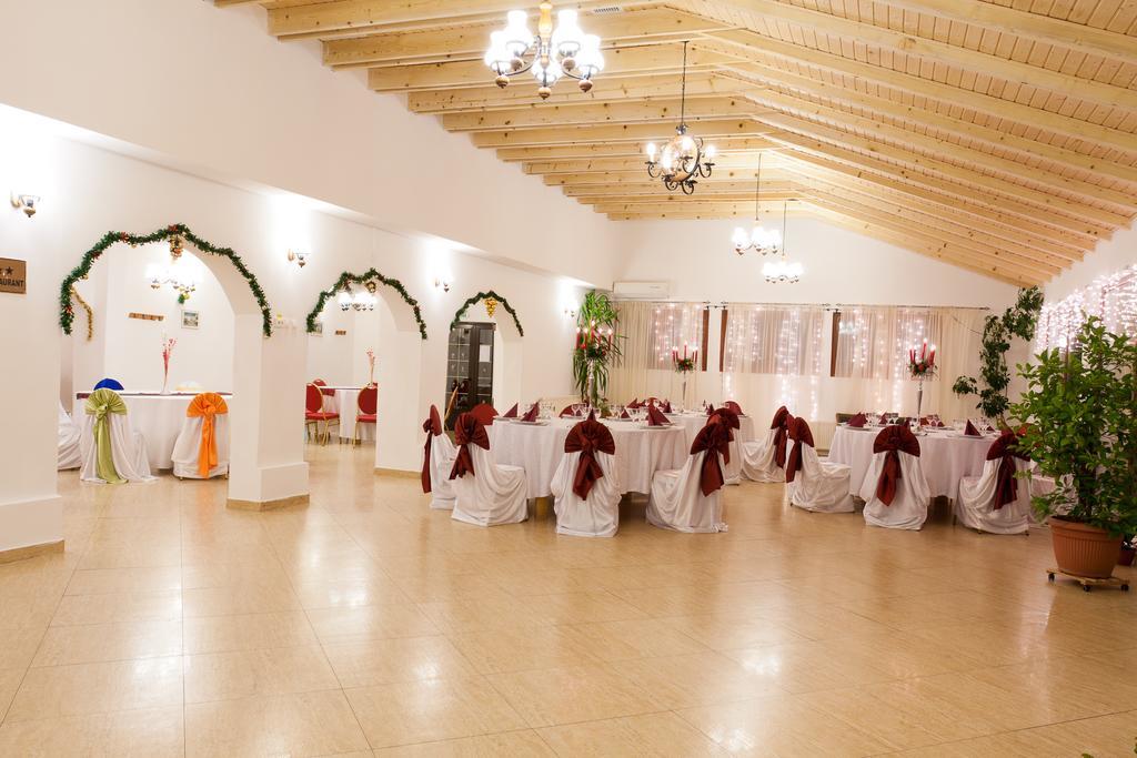 Pension Club Montana Cîmpina Ngoại thất bức ảnh