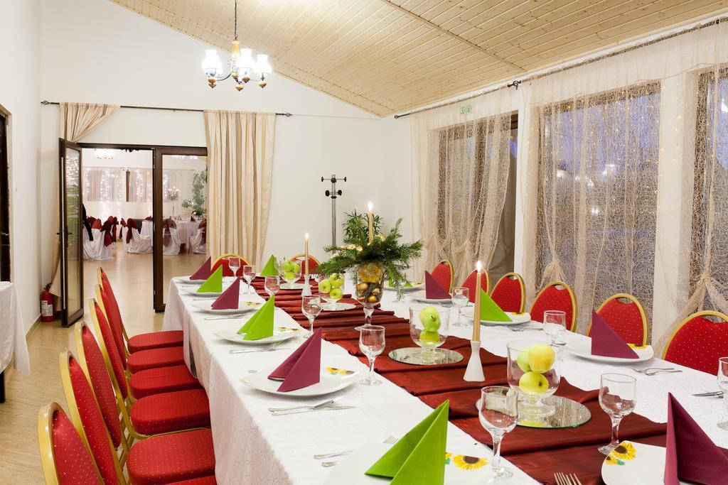 Pension Club Montana Cîmpina Ngoại thất bức ảnh