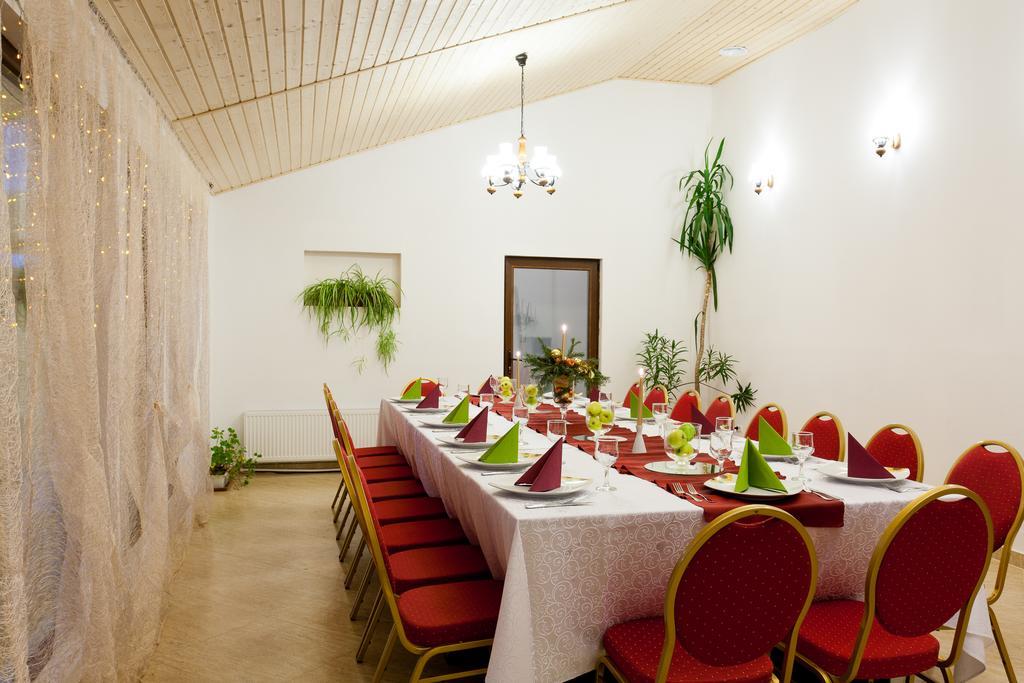 Pension Club Montana Cîmpina Ngoại thất bức ảnh