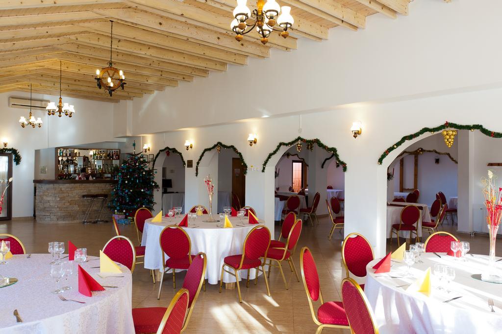 Pension Club Montana Cîmpina Ngoại thất bức ảnh
