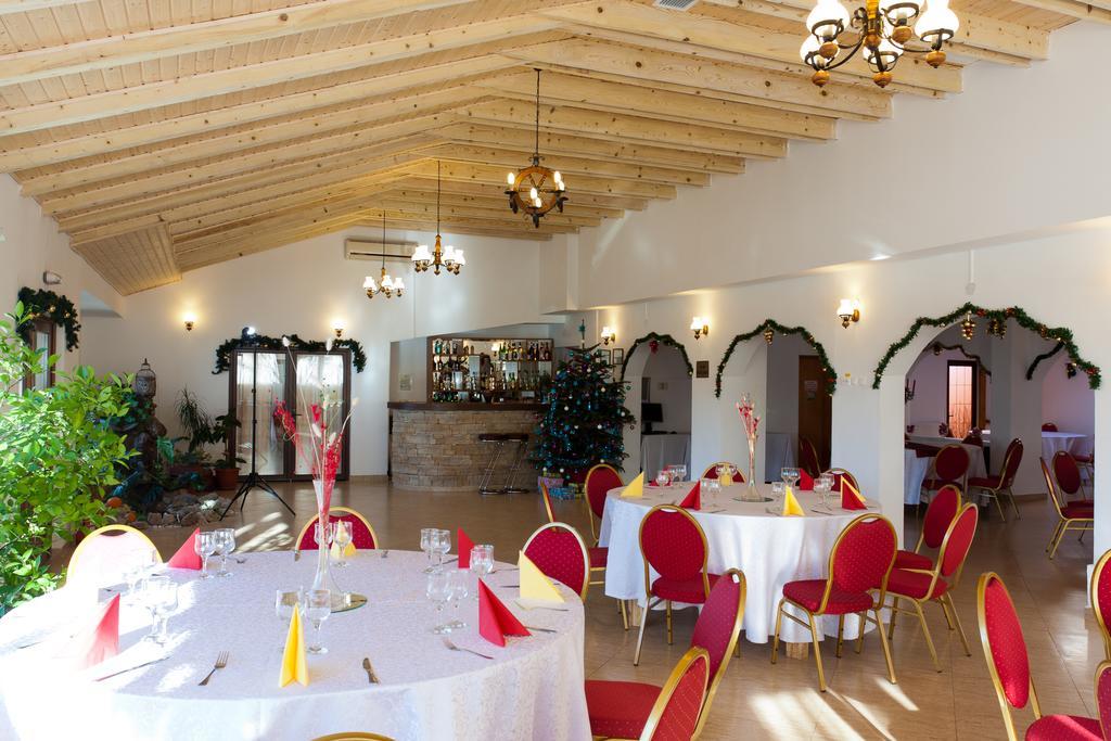 Pension Club Montana Cîmpina Ngoại thất bức ảnh