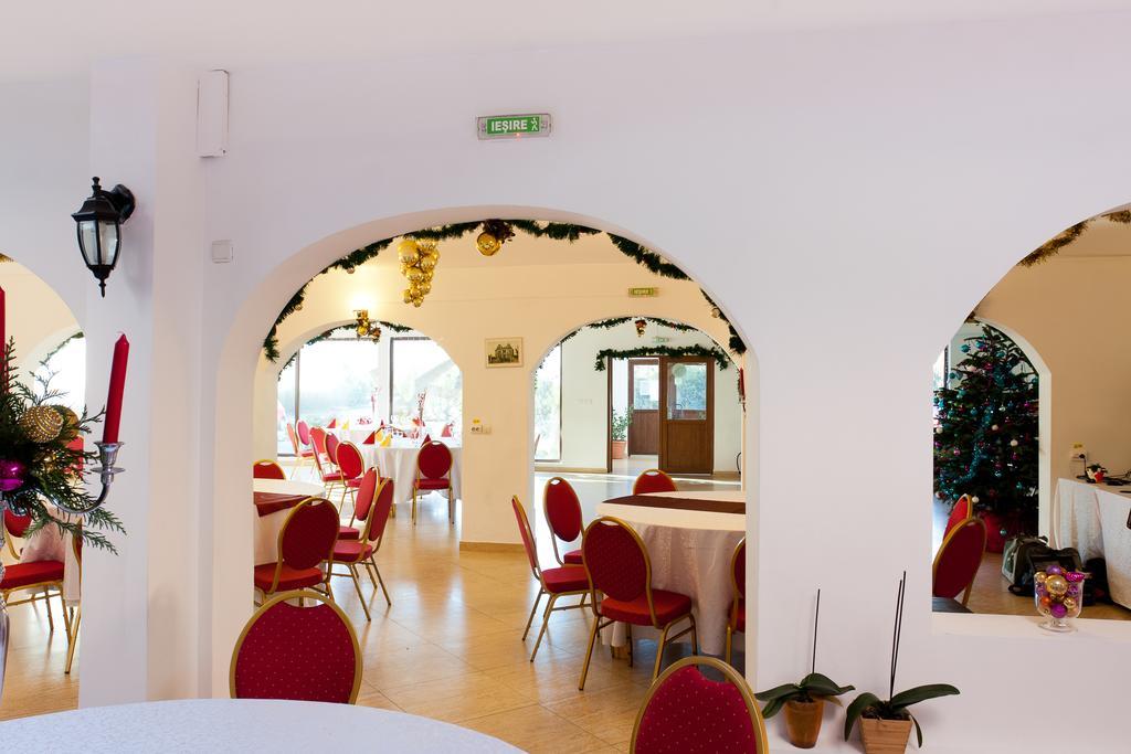 Pension Club Montana Cîmpina Ngoại thất bức ảnh