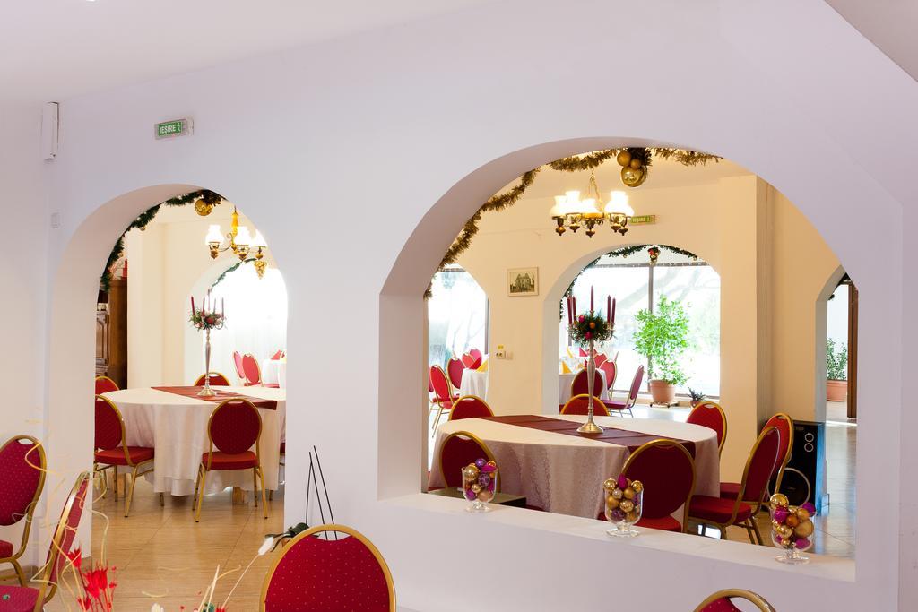 Pension Club Montana Cîmpina Ngoại thất bức ảnh